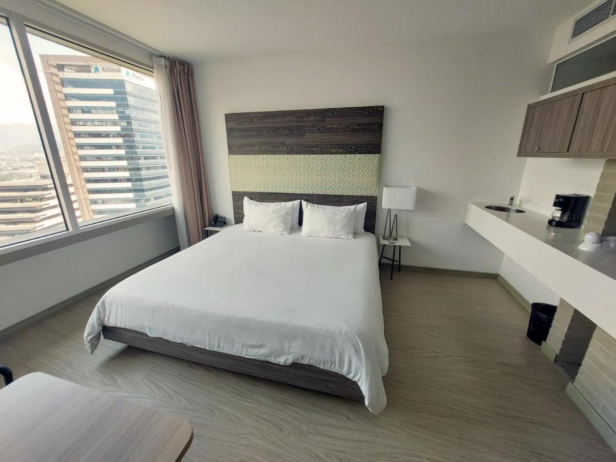 V Grand Hotel, A Member Of Radisson Individuals Medellín Dış mekan fotoğraf