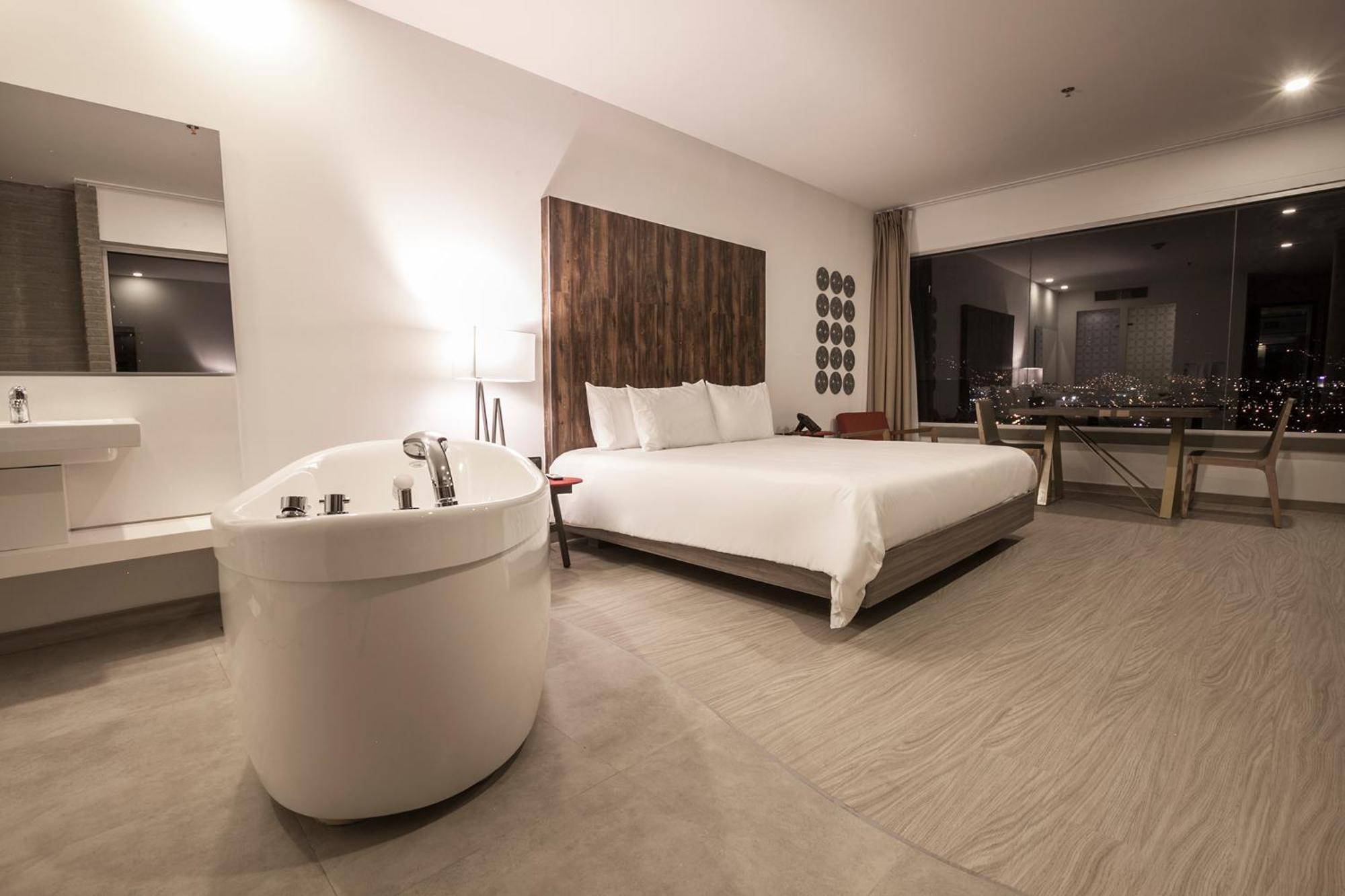 V Grand Hotel, A Member Of Radisson Individuals Medellín Dış mekan fotoğraf