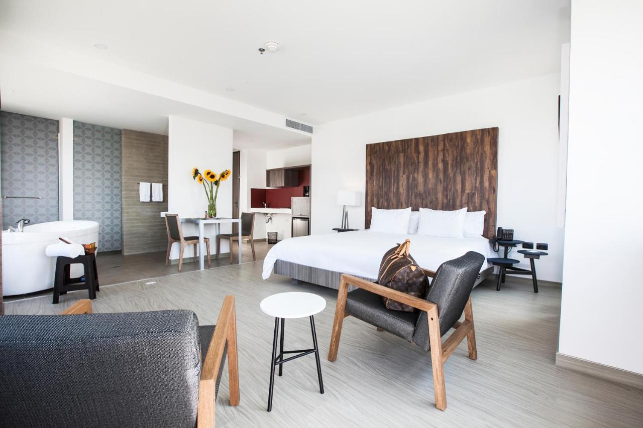 V Grand Hotel, A Member Of Radisson Individuals Medellín Dış mekan fotoğraf