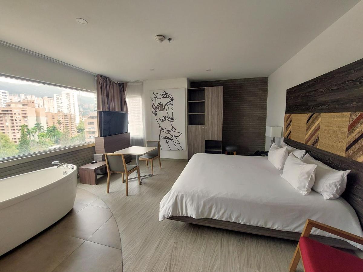 V Grand Hotel, A Member Of Radisson Individuals Medellín Dış mekan fotoğraf