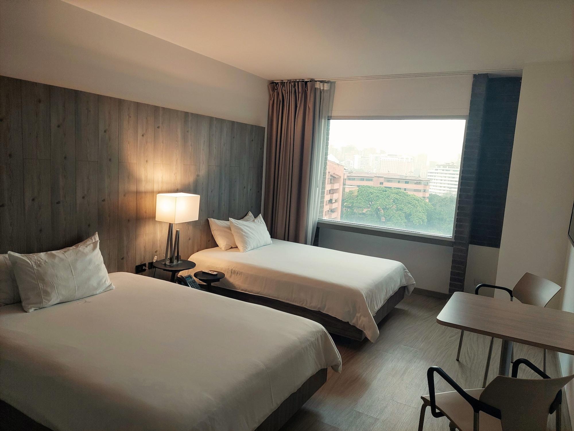 V Grand Hotel, A Member Of Radisson Individuals Medellín Dış mekan fotoğraf