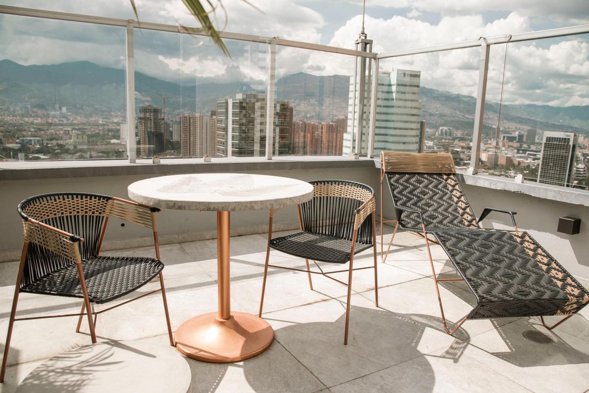 V Grand Hotel, A Member Of Radisson Individuals Medellín Dış mekan fotoğraf