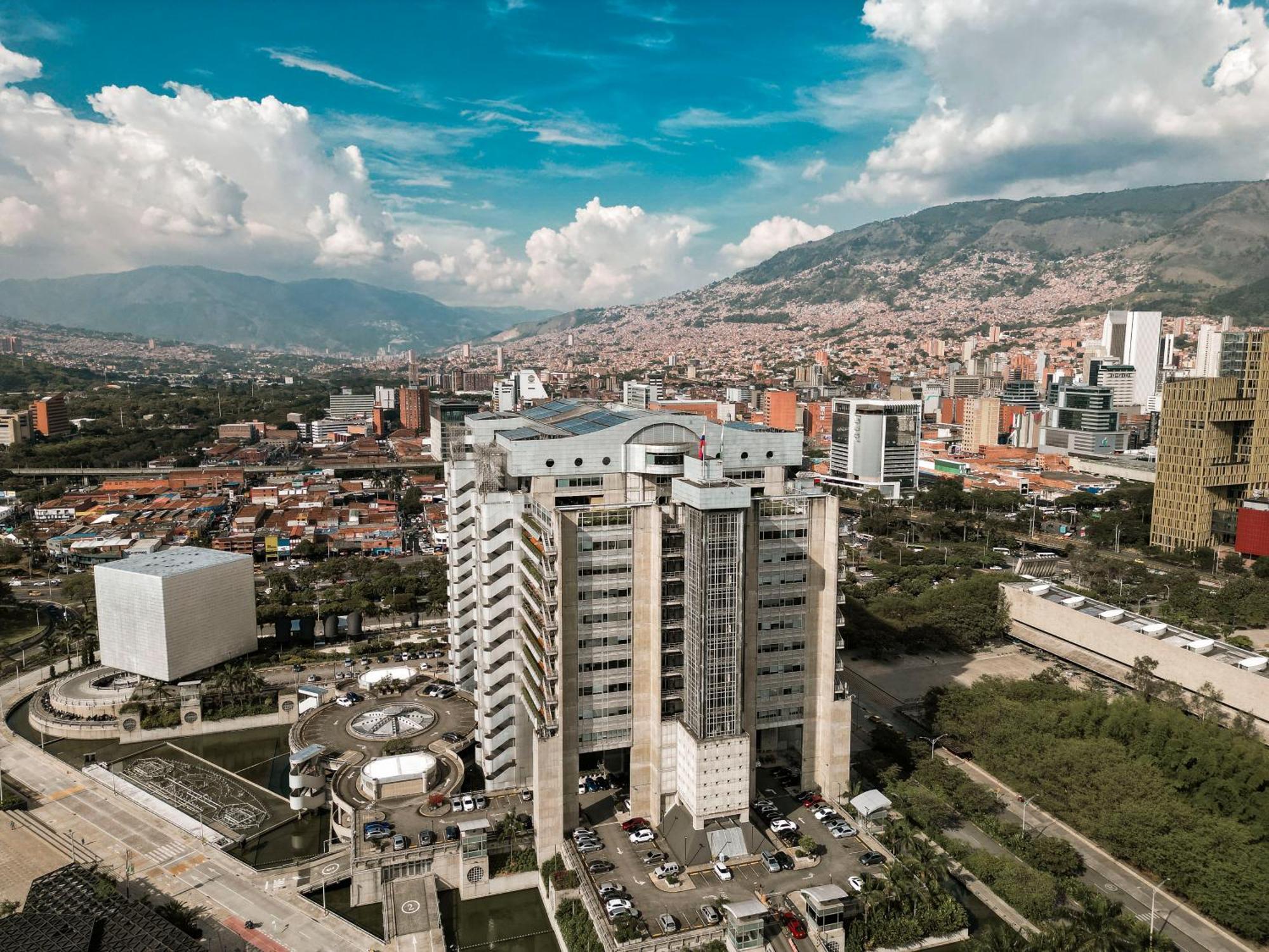 V Grand Hotel, A Member Of Radisson Individuals Medellín Dış mekan fotoğraf