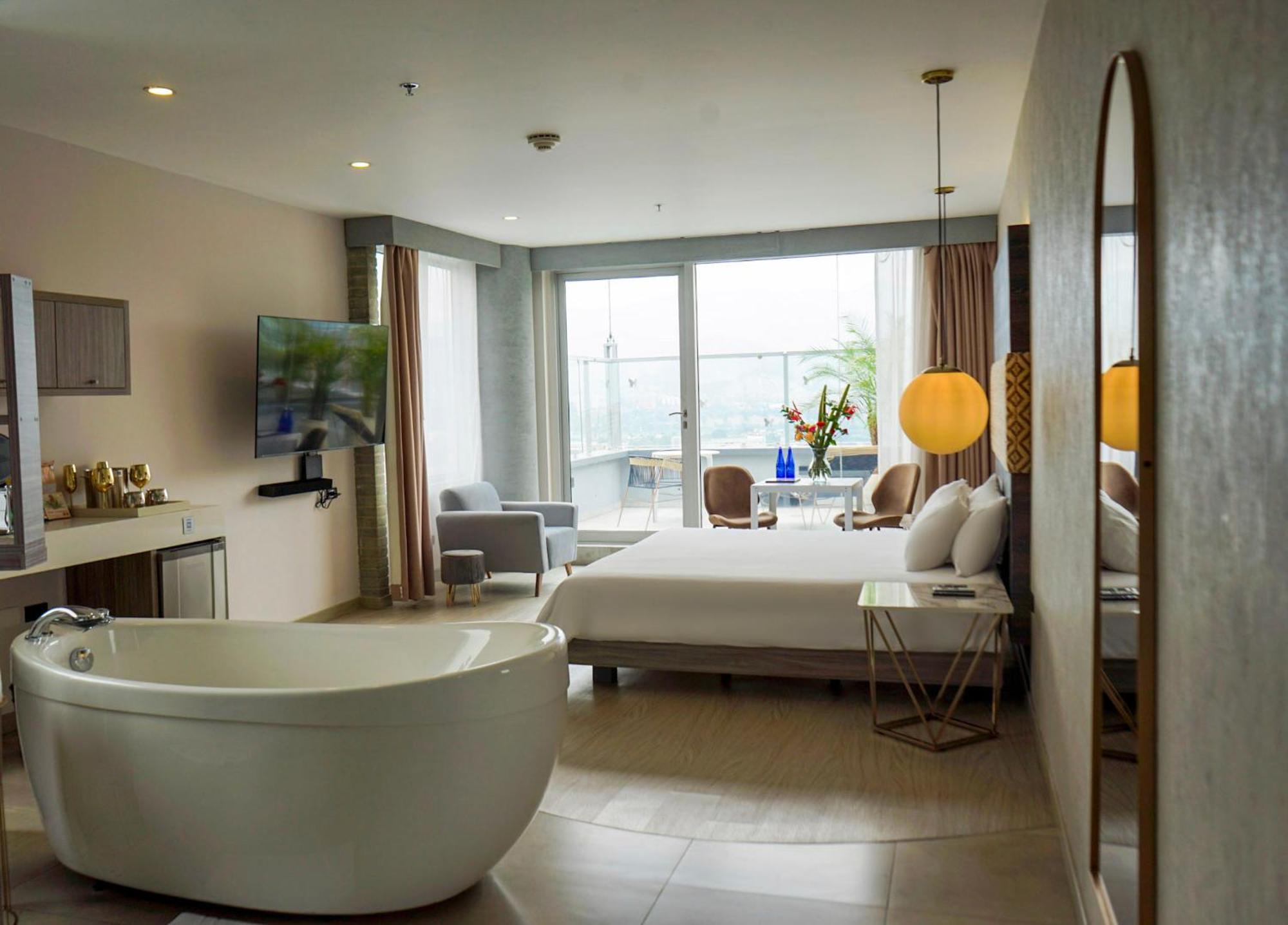 V Grand Hotel, A Member Of Radisson Individuals Medellín Dış mekan fotoğraf