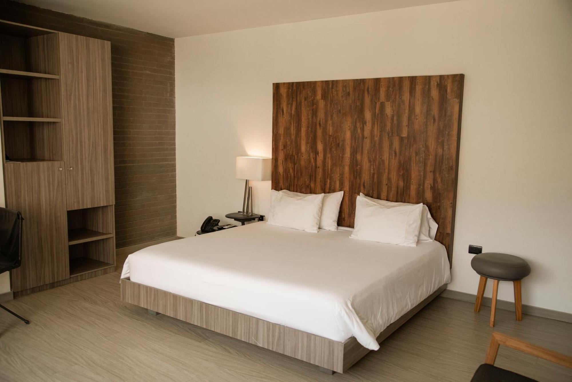 V Grand Hotel, A Member Of Radisson Individuals Medellín Dış mekan fotoğraf
