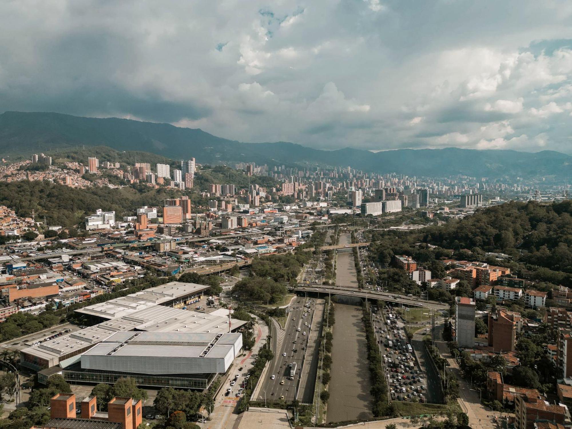 V Grand Hotel, A Member Of Radisson Individuals Medellín Dış mekan fotoğraf